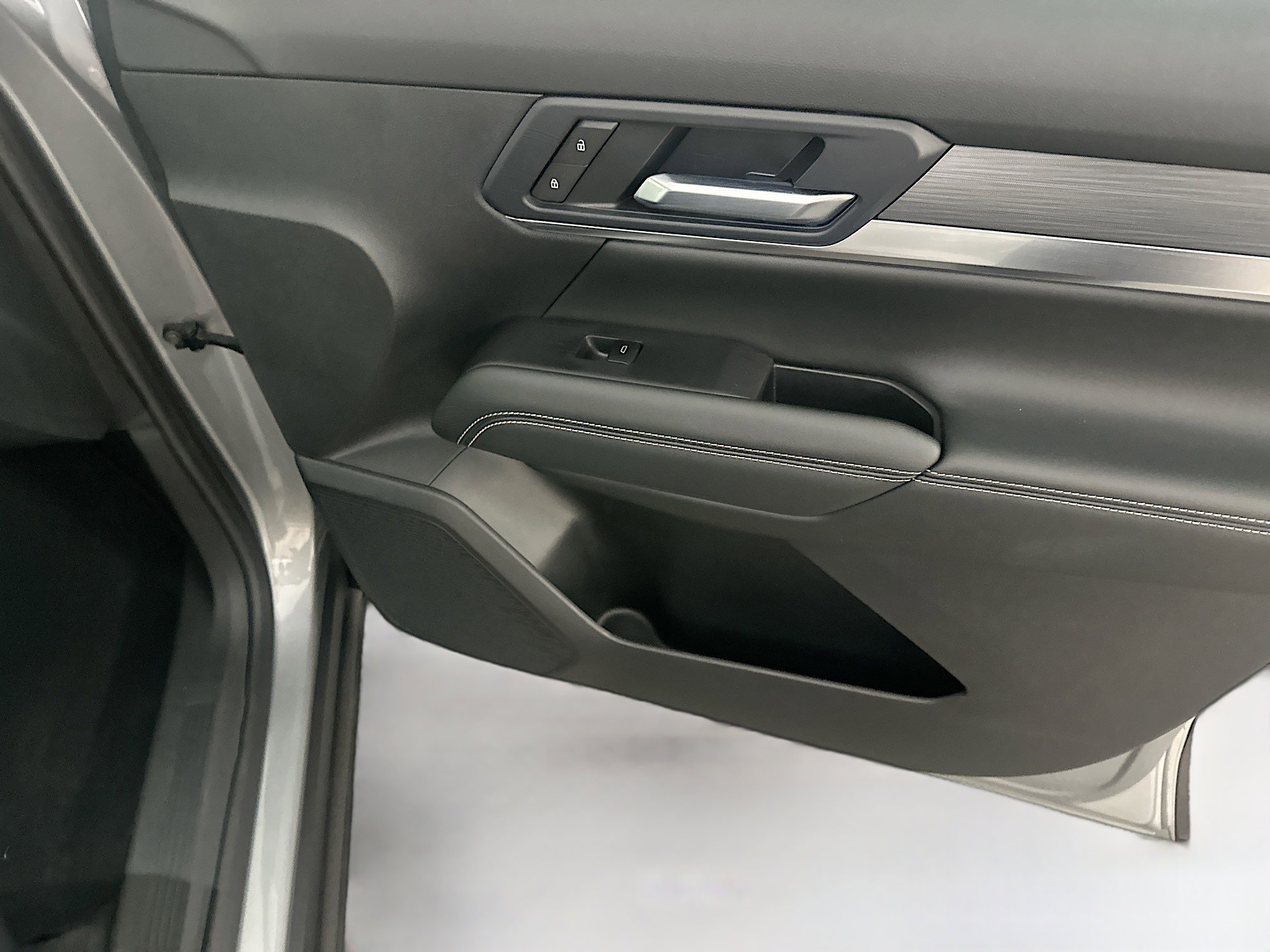 Used 2025 GMC Terrain Elevation image 30