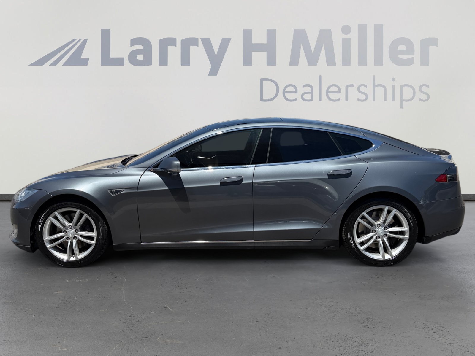 Used 2013 Tesla Model S RWD image 2