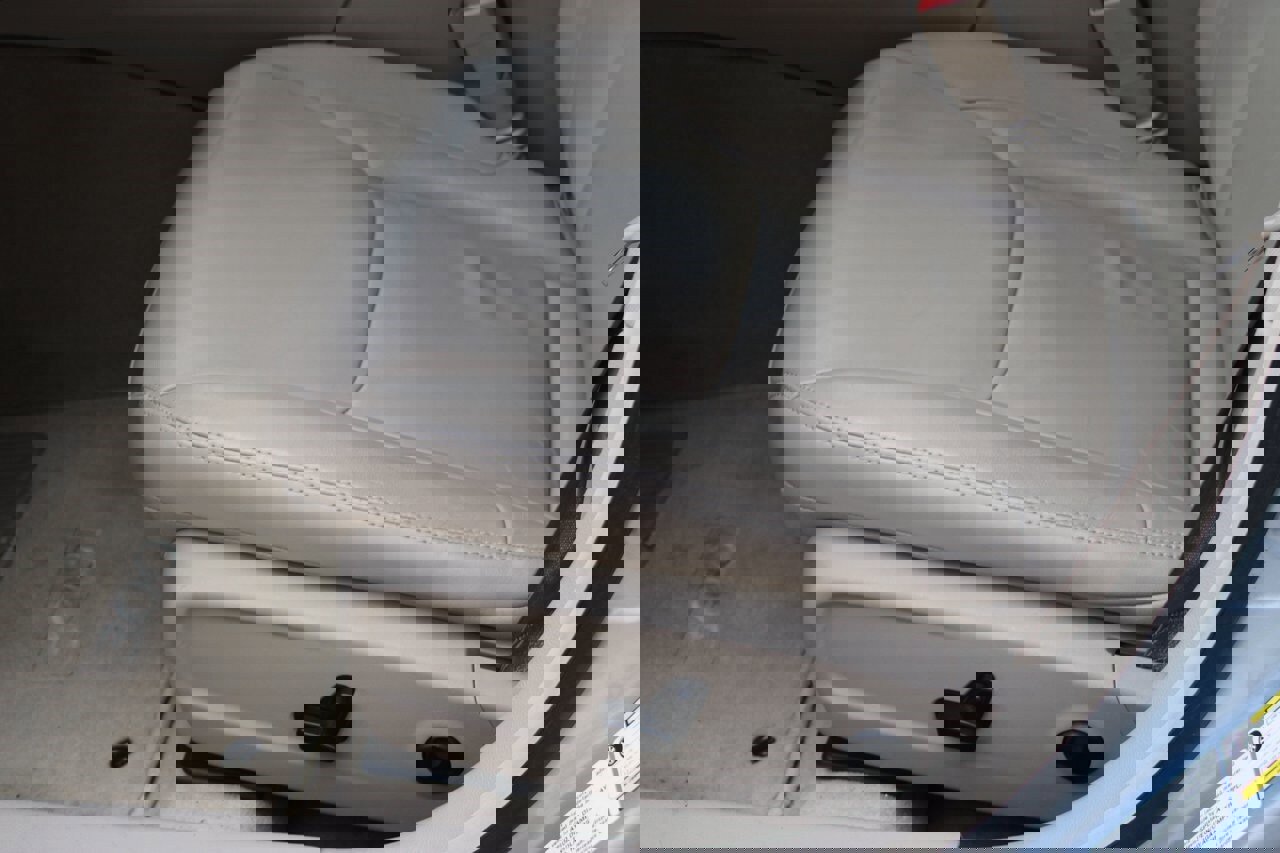 Used 2013 Chrysler 300 image 13