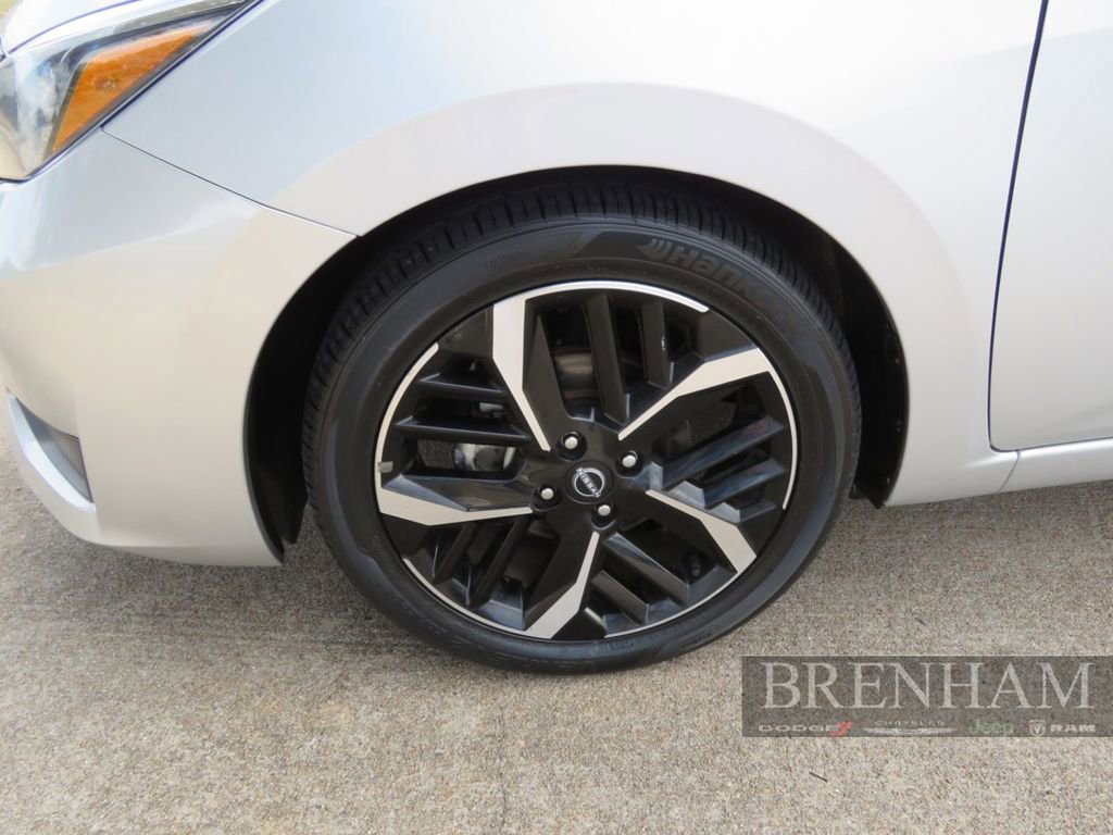 Used 2024 Nissan Versa SR image 10