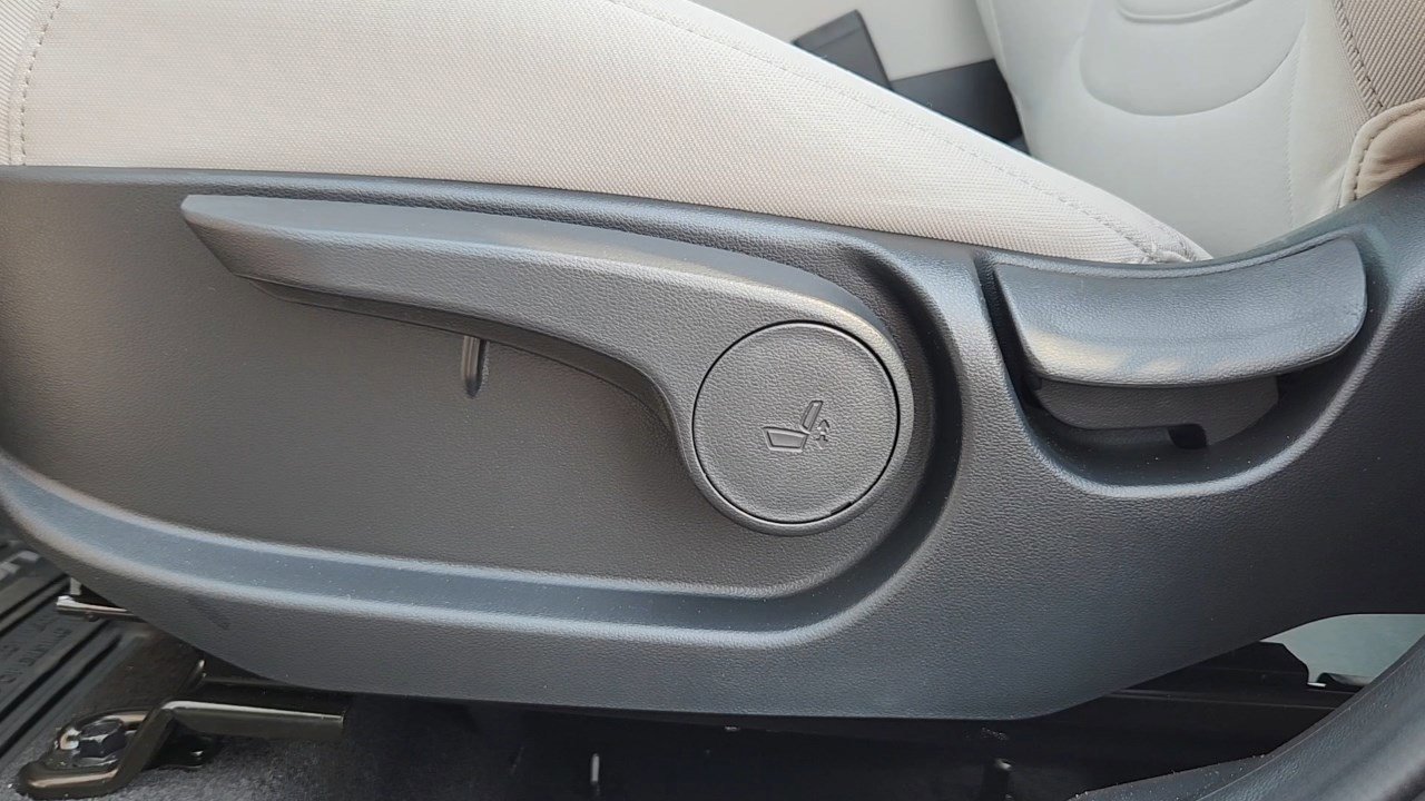 New 2025 Hyundai Tucson SE image 8