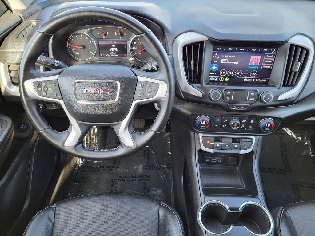 Used 2024 GMC Terrain SLT image 3