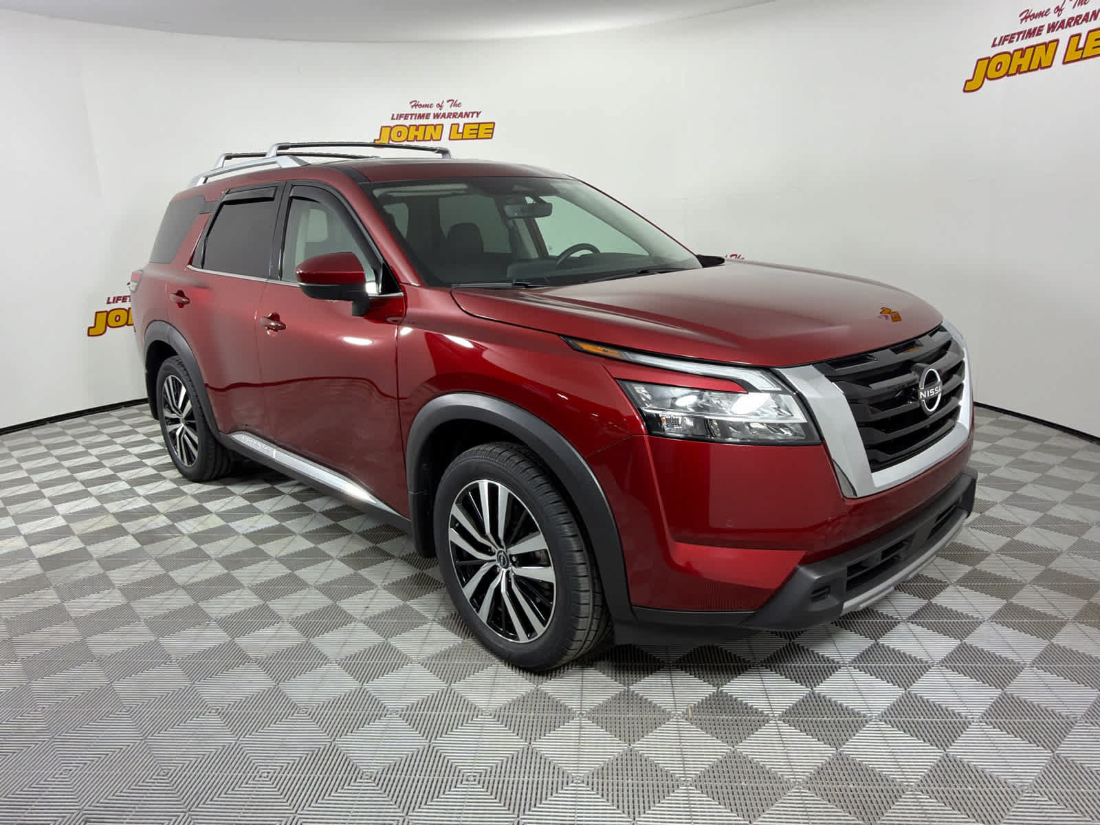 Certified 2024 Nissan Pathfinder Platinum FWD image 8