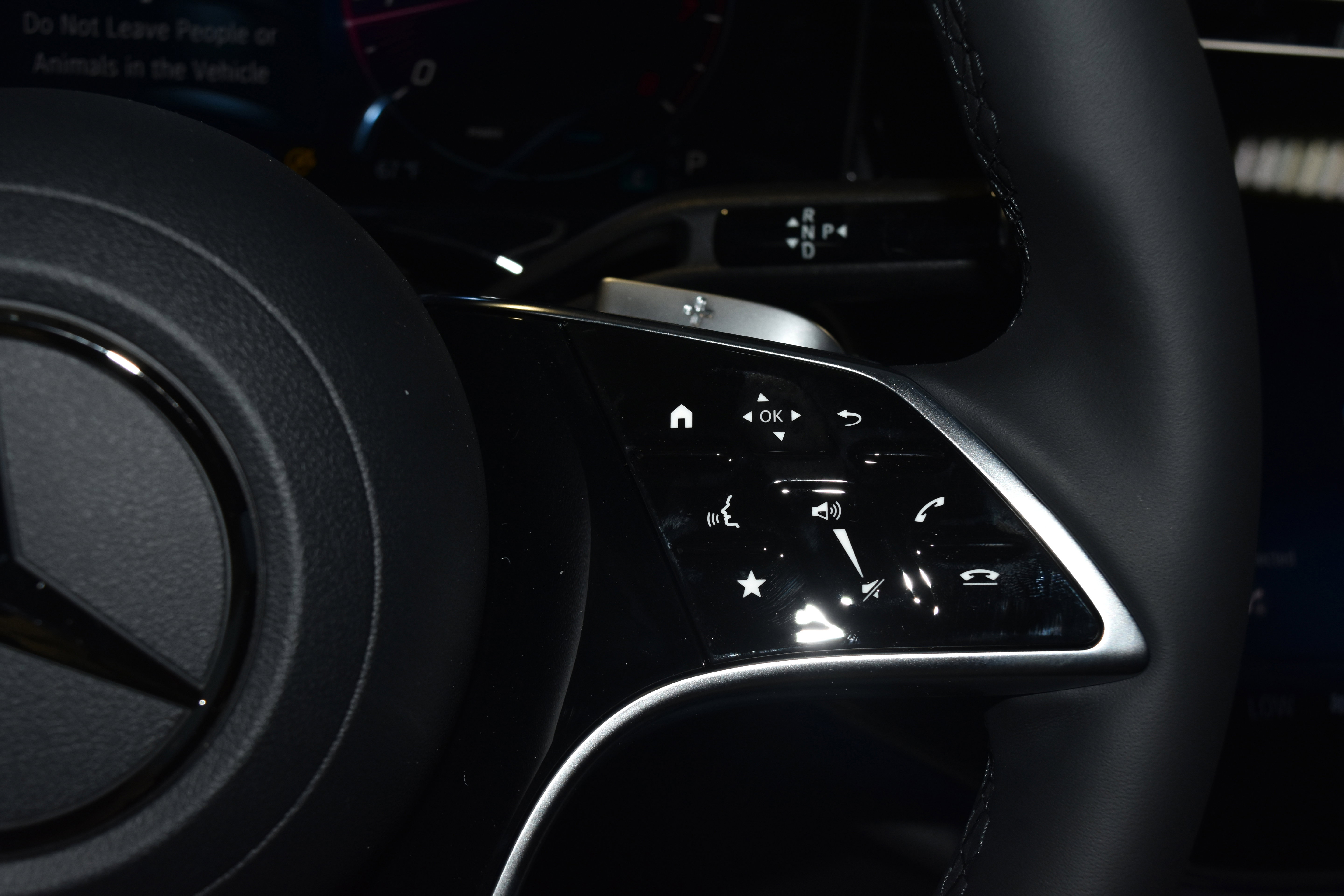 New 2026 Mercedes-Benz E 450 4MATIC Sedan image 9