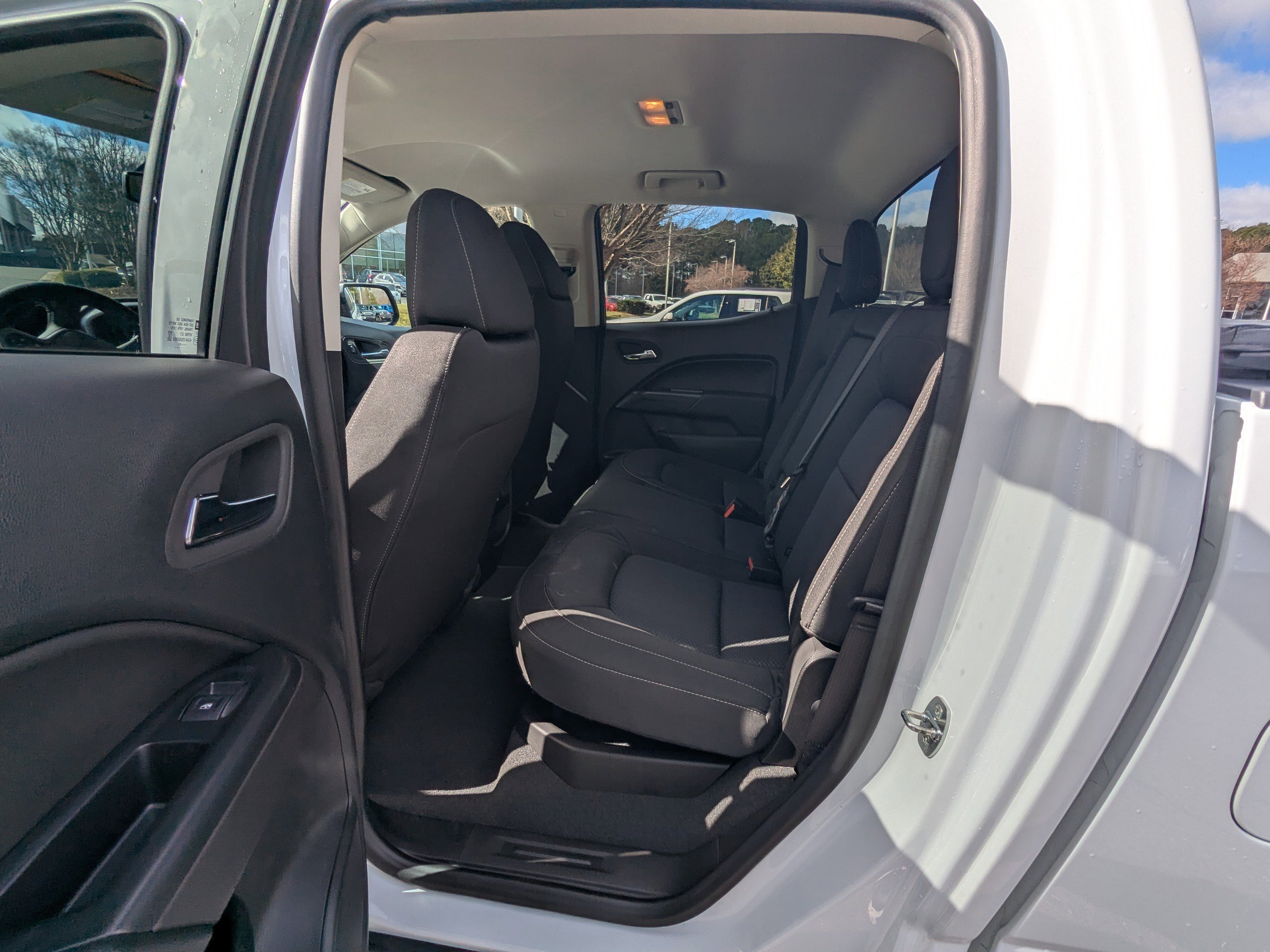 Used 2022 Chevrolet Colorado LT image 11