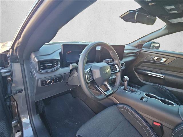Used 2025 Ford Mustang Coupe RWD image 9