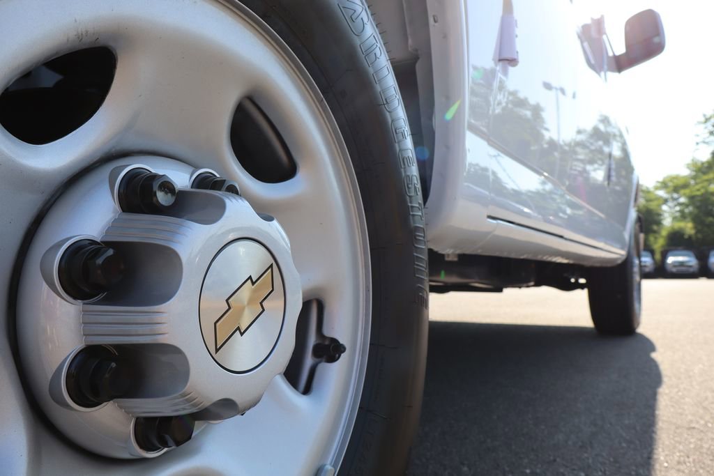 New 2025 Chevrolet Express 2500 w/ Driver Convenience Package image 31