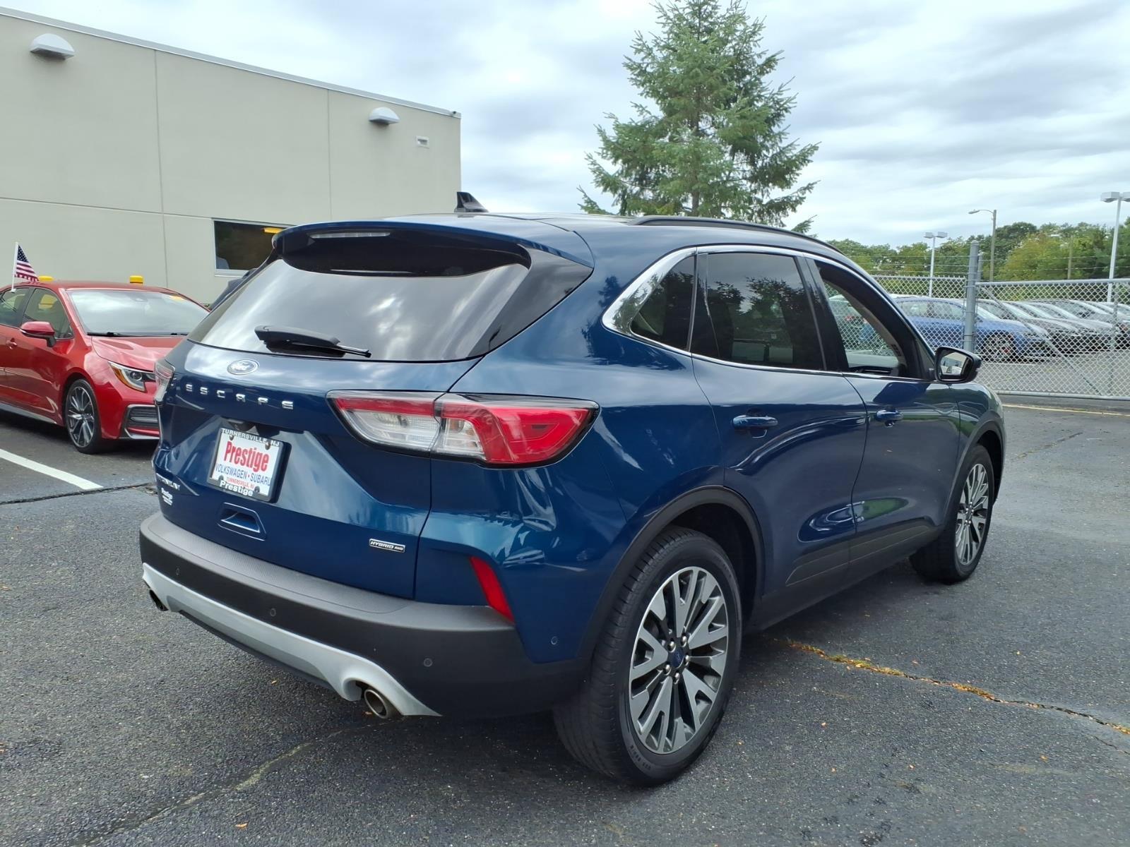 Used 2020 Ford Escape Titanium AWD/4WD image 2