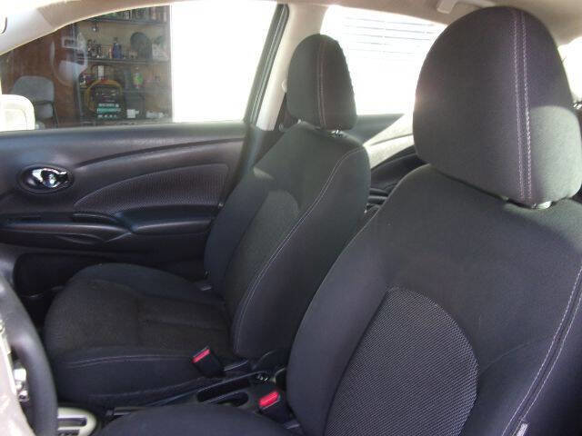 Used 2018 Nissan Versa SV image 13