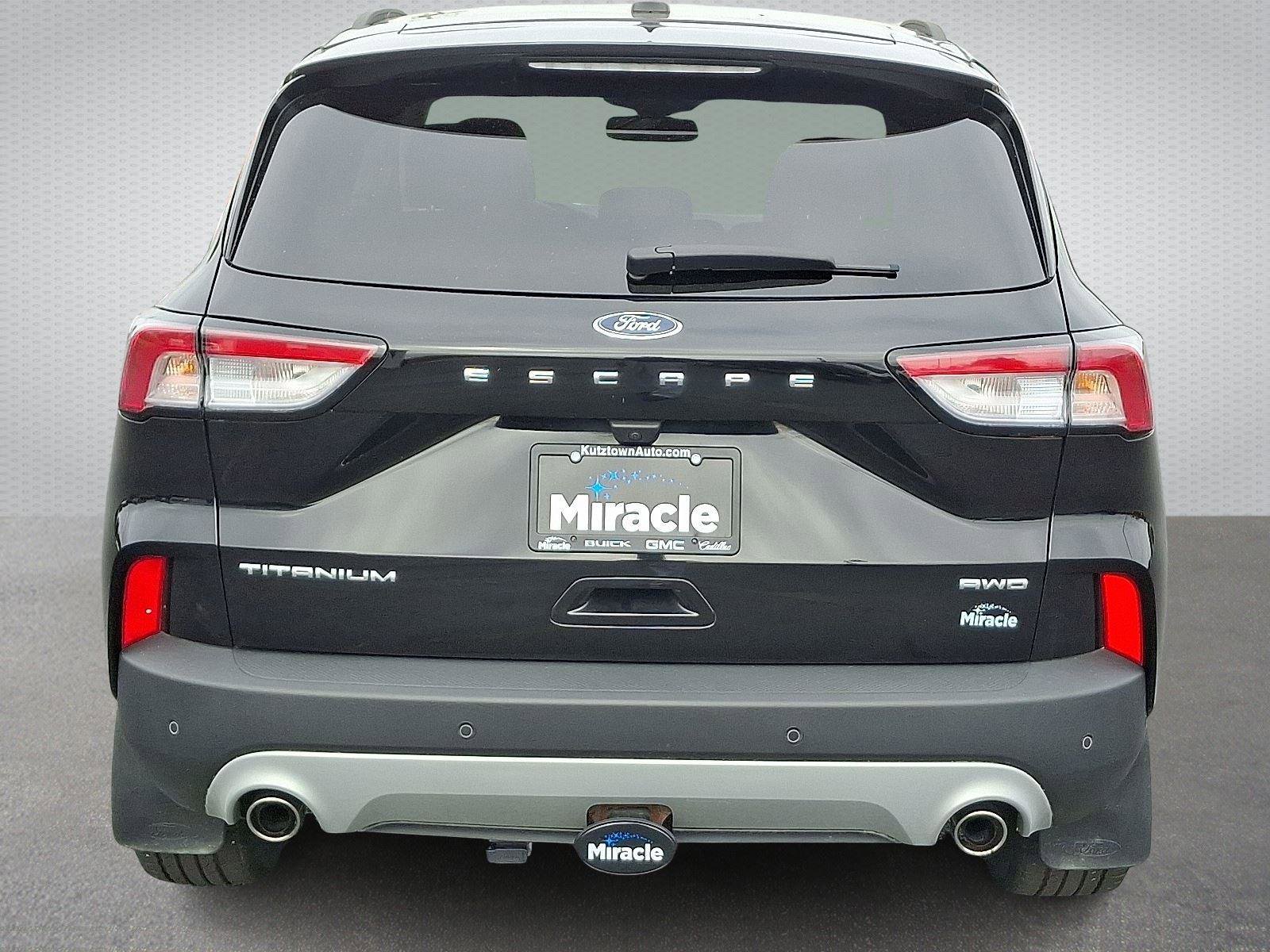 Used 2022 Ford Escape Titanium w/ Class II Trailer Tow Package image 5