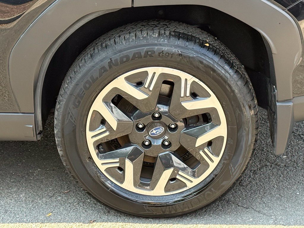Certified 2025 Subaru Forester Premium AWD/4WD image 11