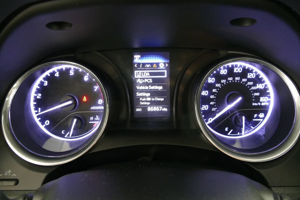 Used 2019 Toyota Camry LE FWD image 14