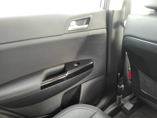 Used 2020 Kia Sportage EX FWD image 31
