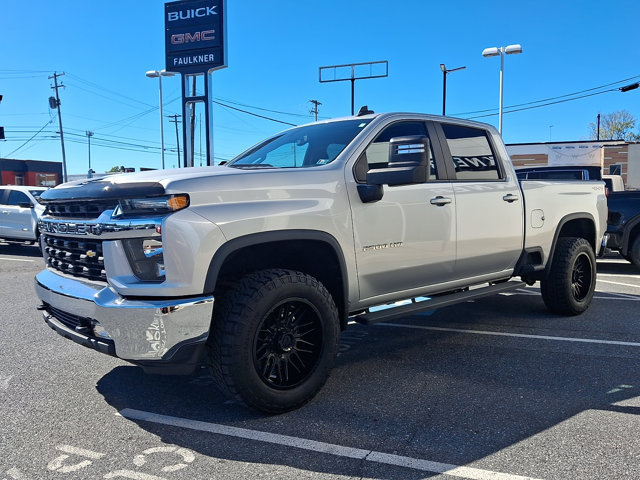 Used 2022 Chevrolet Silverado 2500 LT w/ Convenience Package AWD/4WD image 3