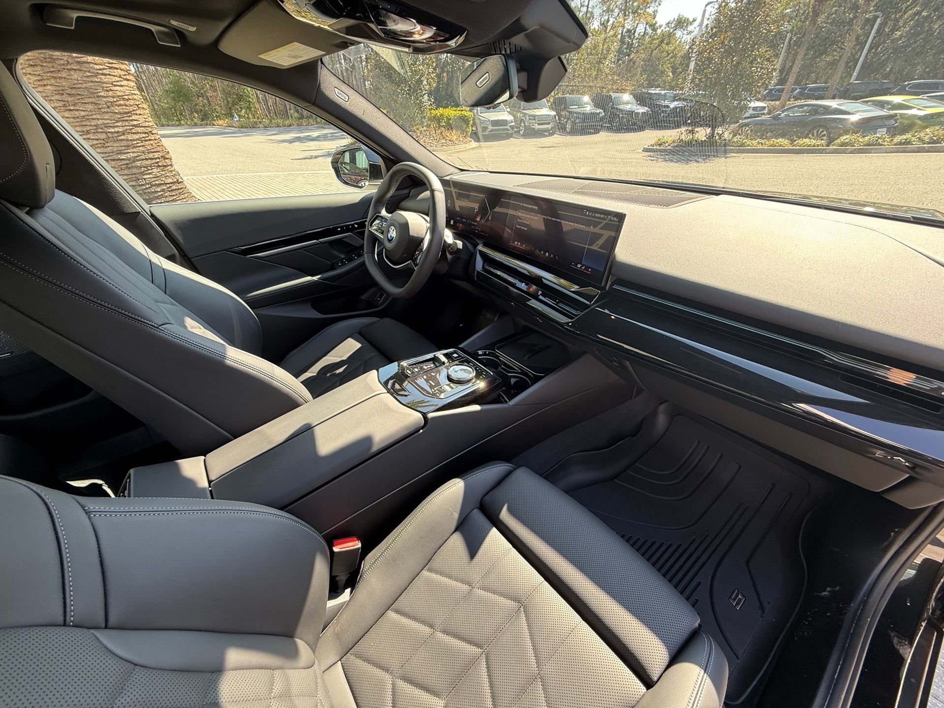 Used 2024 BMW 530i xDrive w/ Convenience Package image 25