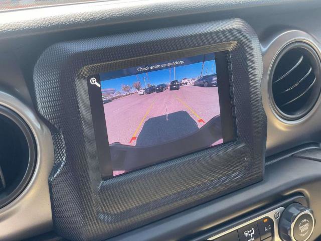 Used 2023 Jeep Gladiator Willys image 13