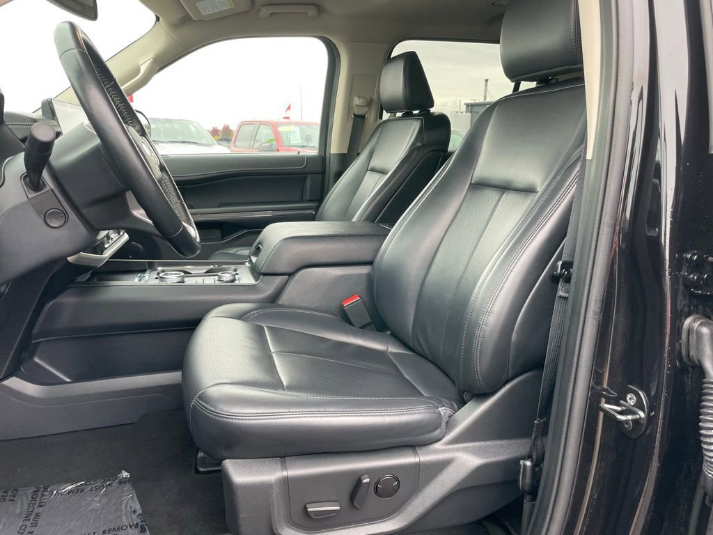 Used 2024 Ford Expedition XLT image 7