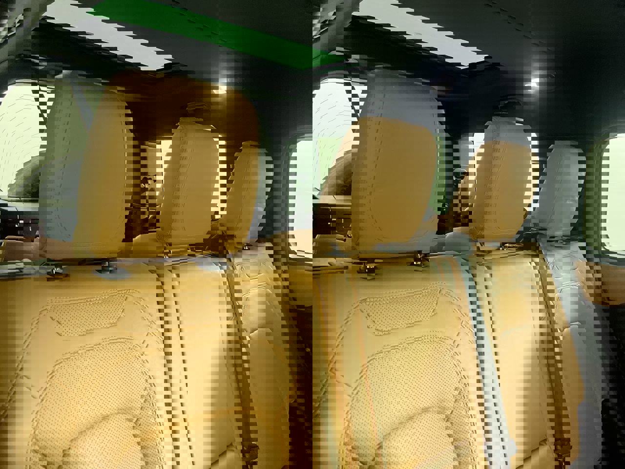 Used 2023 Land Rover Defender 130 SE AWD/4WD image 30