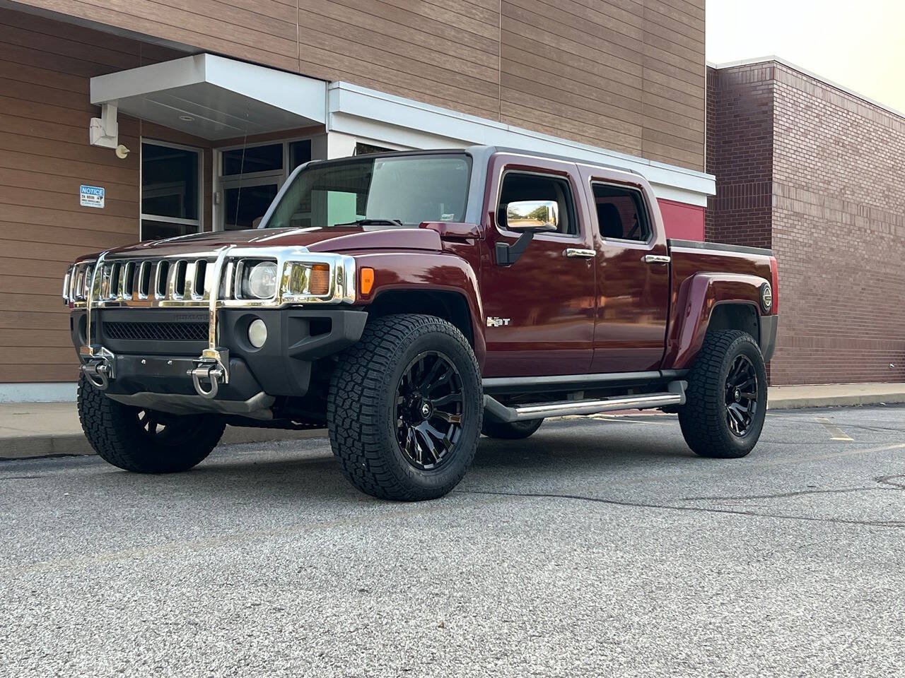 Used 2009 HUMMER H3T Alpha AWD/4WD image 1