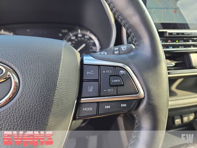 Used 2021 Toyota Highlander Limited image 18