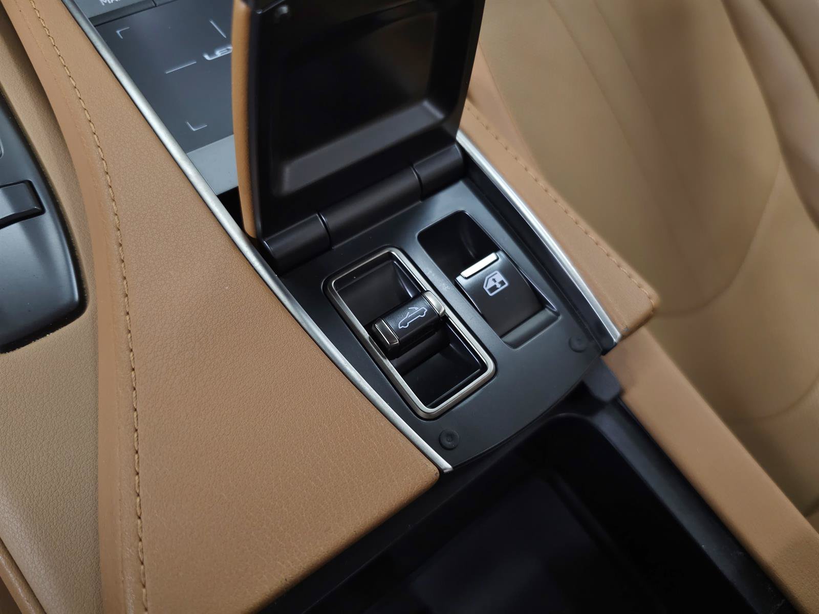 Certified 2022 Lexus LC 500 Convertible w/ Touring Package RWD image 35