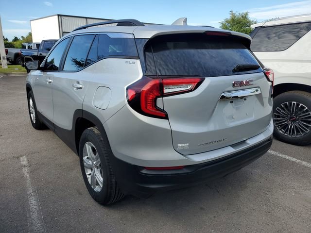Used 2022 GMC Terrain SLE w/ Driver Convenience Package FWD image 3