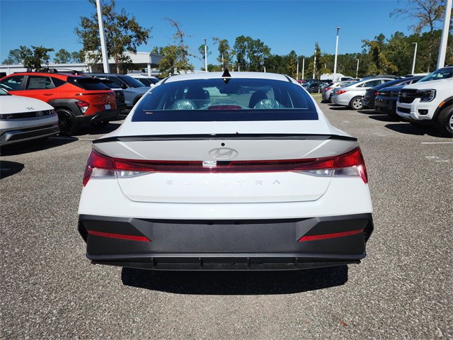 New 2025 Hyundai Elantra Sport image 4