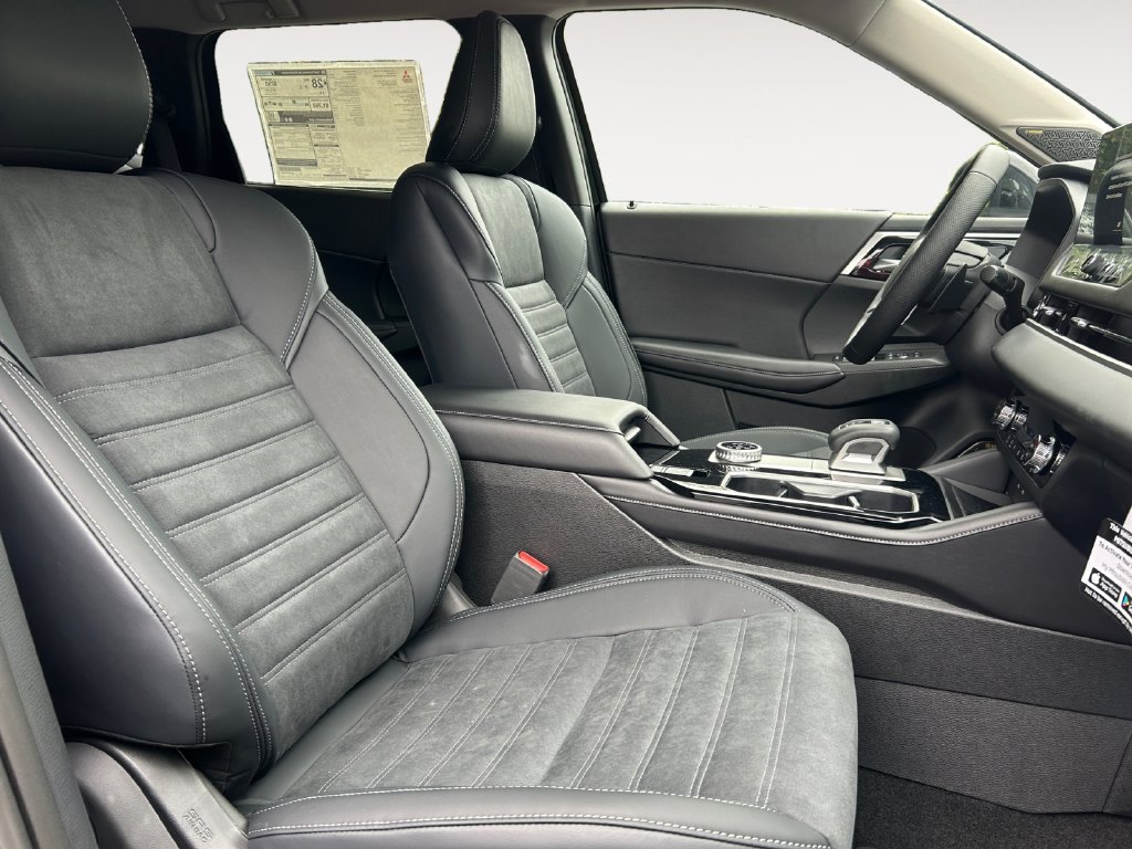 New 2026 Mitsubishi Outlander SE FWD image 15