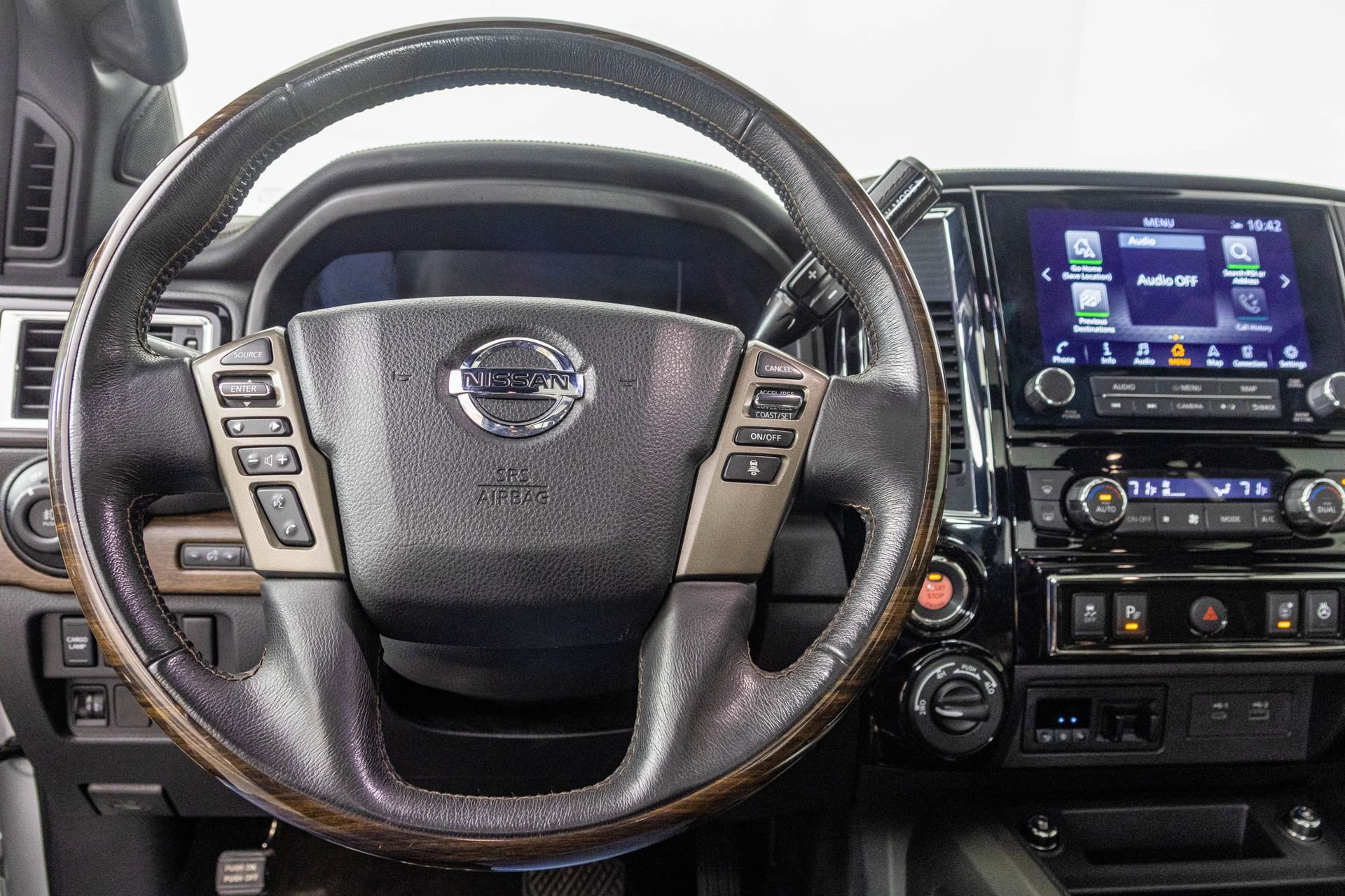 Used 2021 Nissan Titan Platinum Reserve w/ Moonroof Package AWD/4WD image 32