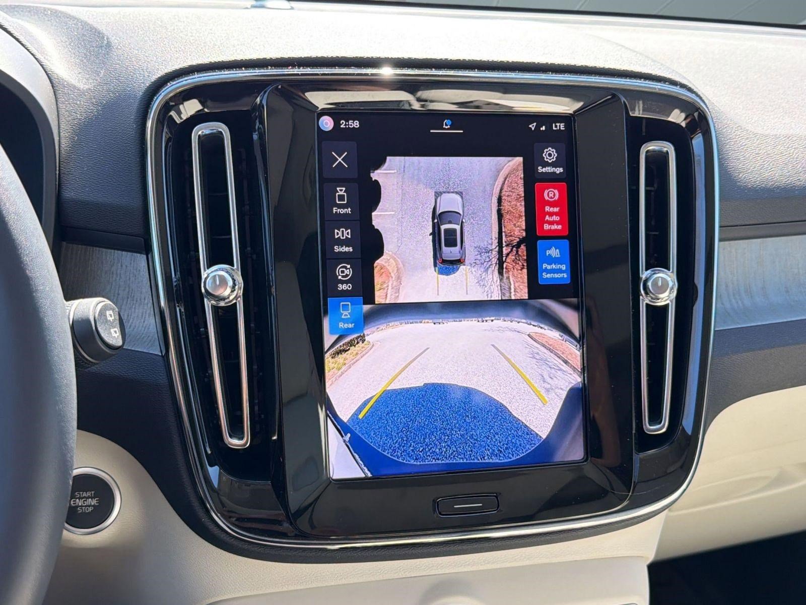 Used 2024 Volvo XC40 B5 Plus w/ Protection Package Premier image 25