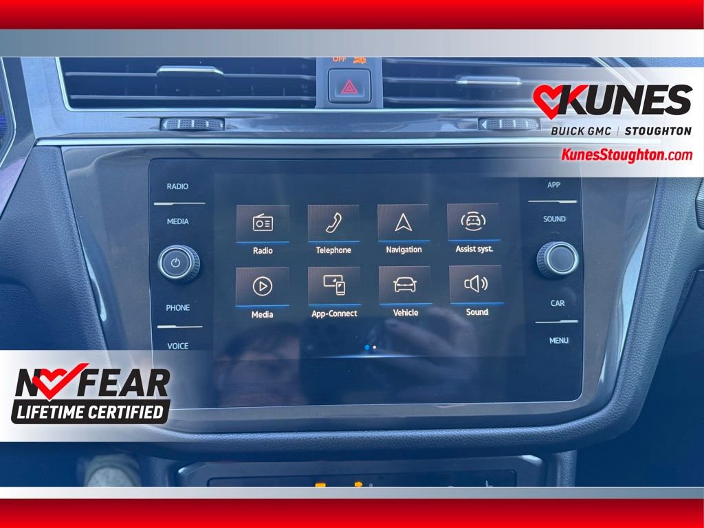 Used 2023 Volkswagen Tiguan SE image 31