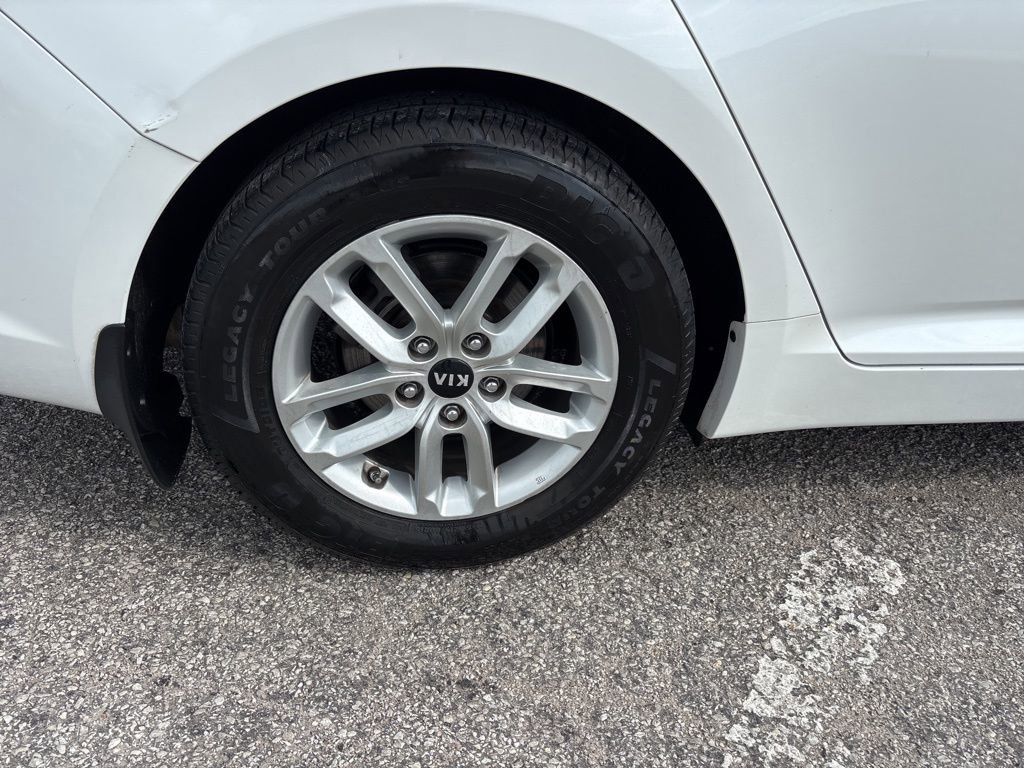 Used 2011 Kia Optima LX w/ Convenience Pkg image 10