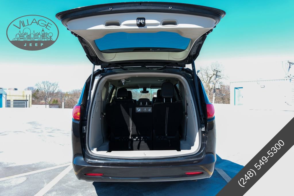 Used 2020 Chrysler Voyager Lxi FWD image 5