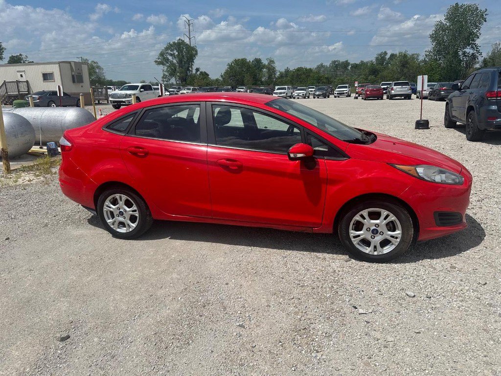 Used 2015 Ford Fiesta SE FWD image 4