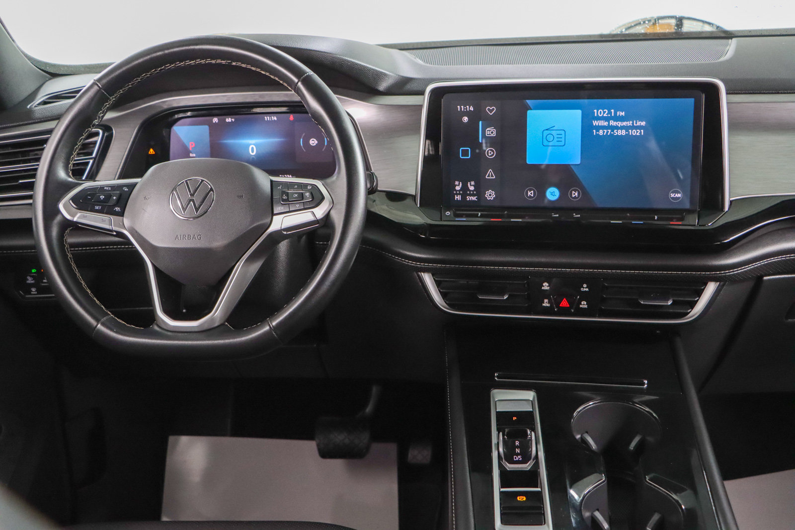 Used 2024 Volkswagen Atlas Cross Sport SE FWD image 17
