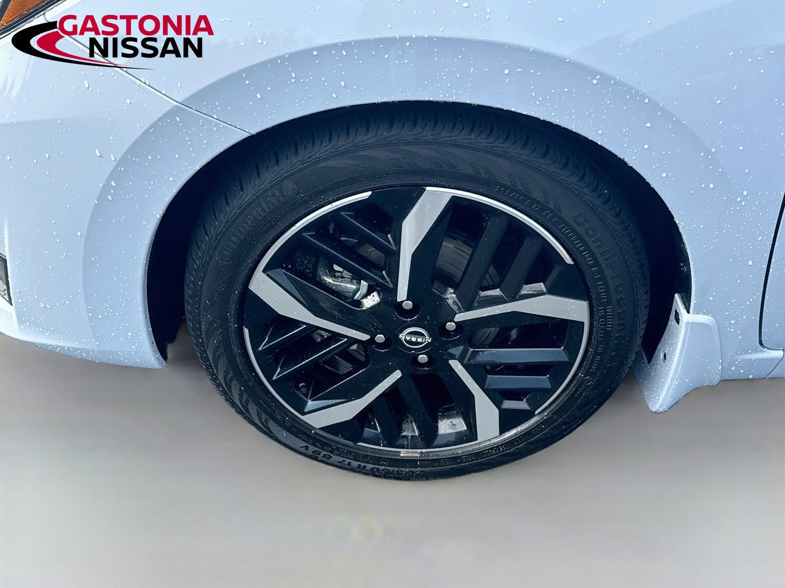 Used 2025 Nissan Versa SR w/ Trunk Package FWD image 39