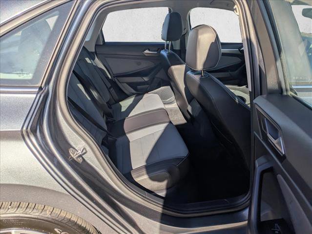 Used 2025 Volkswagen Jetta SE FWD image 17