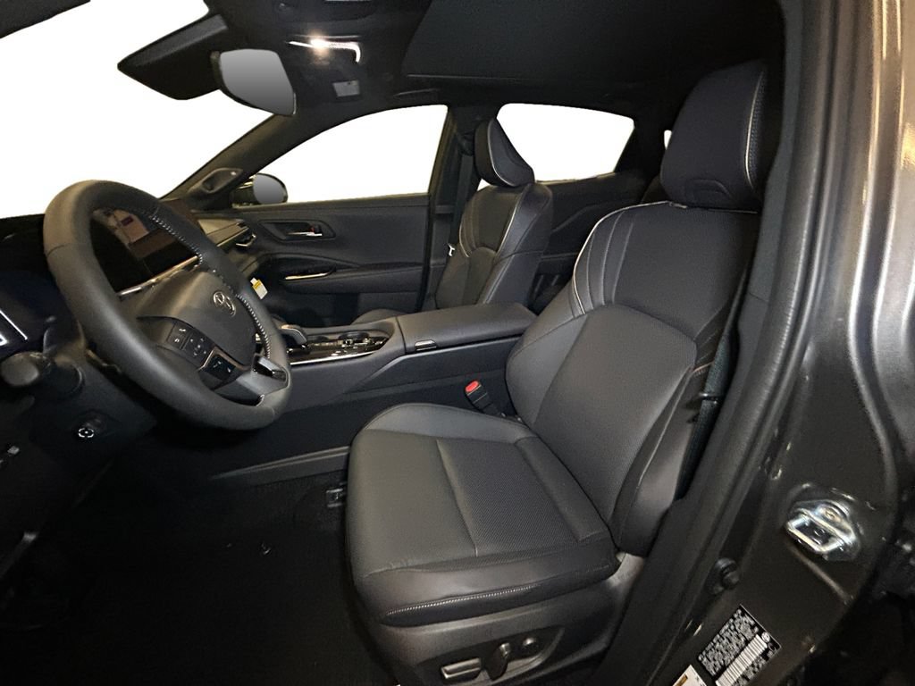 New 2026 Toyota Crown Platinum AWD/4WD image 9
