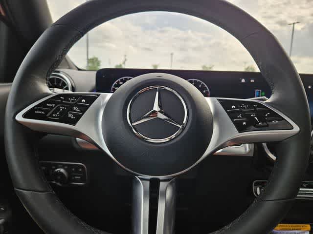 Used 2026 Mercedes-Benz GLB 250 image 24
