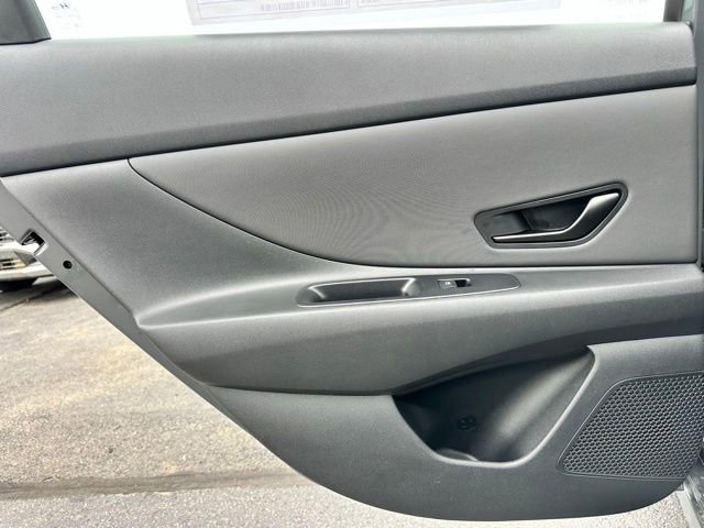 New 2025 Hyundai Elantra SEL image 24