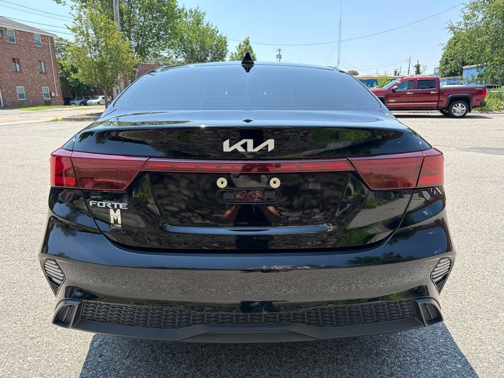 Certified 2023 Kia Forte LXS FWD image 6