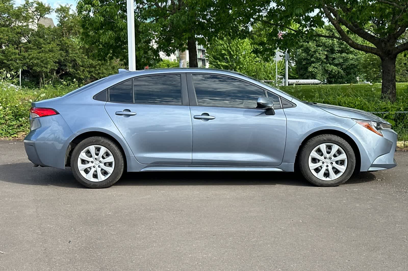 Used 2022 Toyota Corolla LE FWD image 8