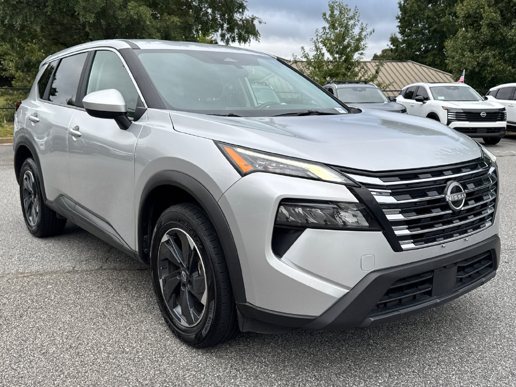 Certified 2025 Nissan Rogue SV AWD/4WD image 4