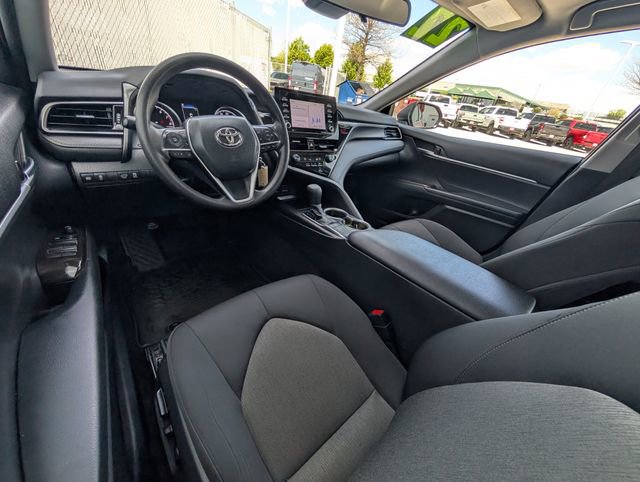 Used 2022 Toyota Camry LE FWD image 5