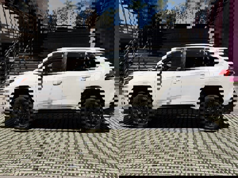 Used 2022 Toyota RAV4 SE w/ SE Grade Weather Package AWD/4WD image 8