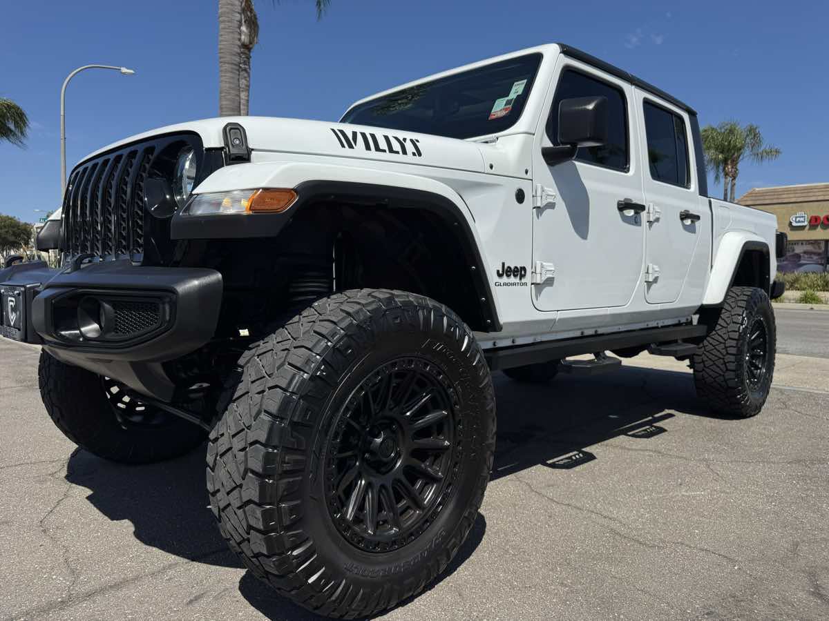 Used 2022 Jeep Gladiator Sport AWD/4WD image 13
