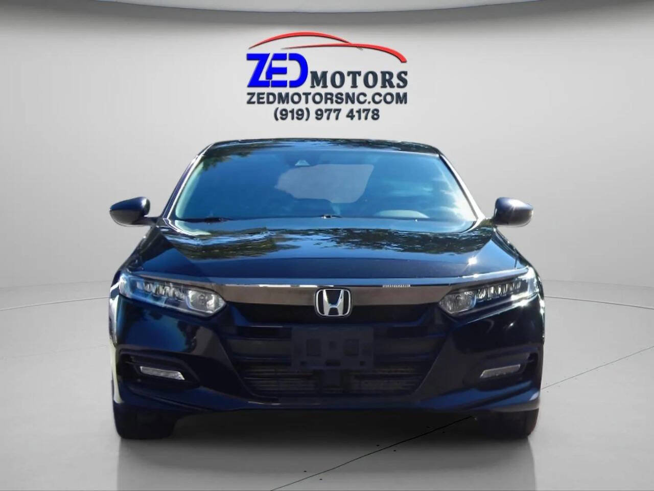 Used 2018 Honda Accord Sport image 2