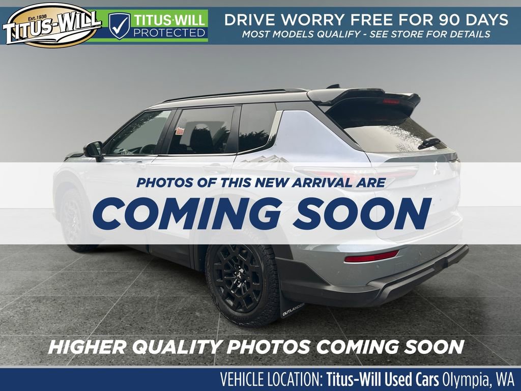 Used 2025 Mitsubishi Outlander Trail Edition image 3