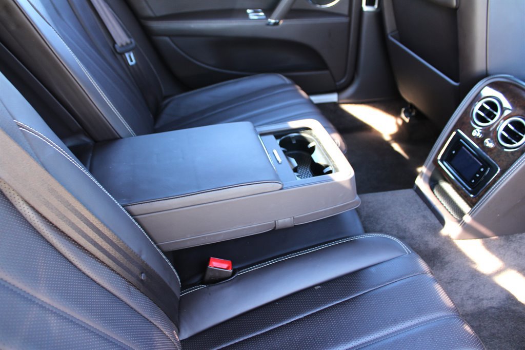 Used 2015 Bentley Flying Spur W12 image 24