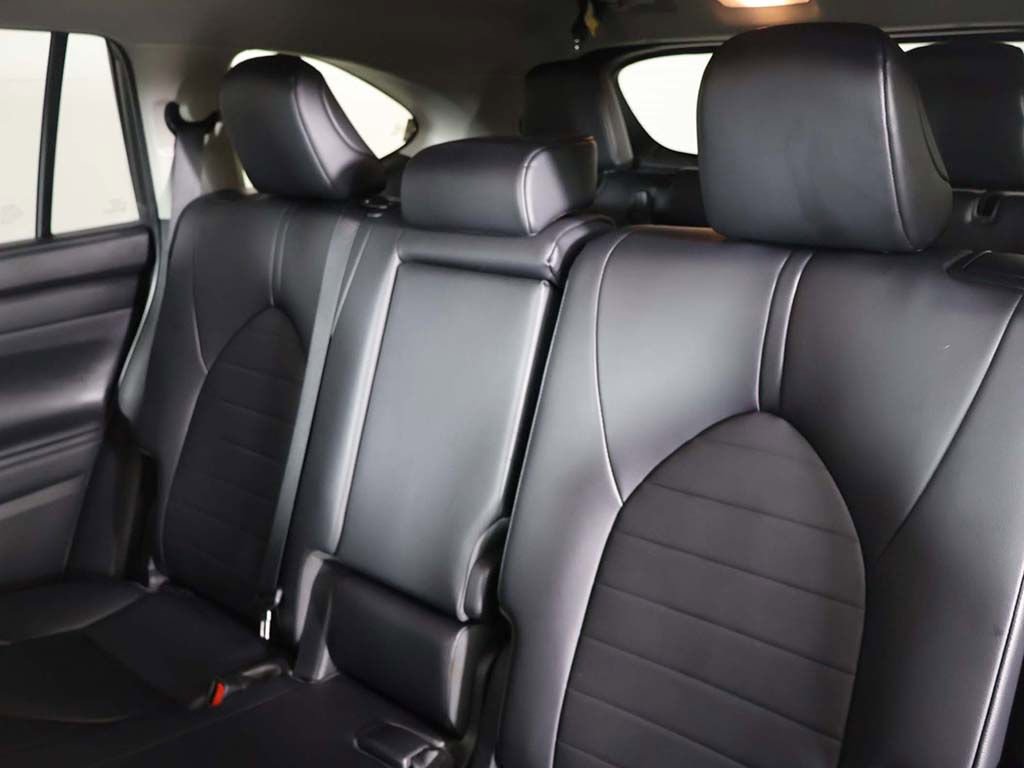 Used 2022 Toyota Highlander XLE image 34